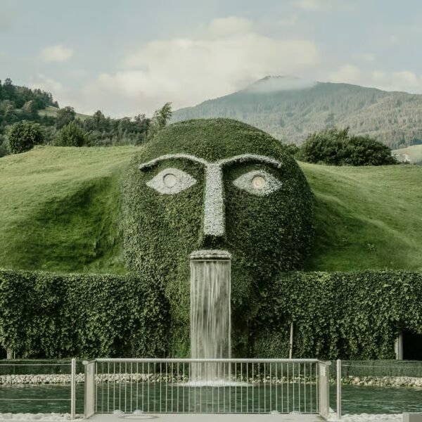 Swarovski Giant Innsbruck Austria Crystal Worlds